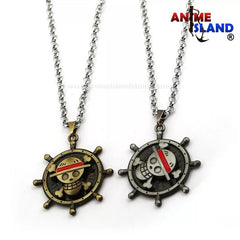 قلادة شعار قبعة القش فضية